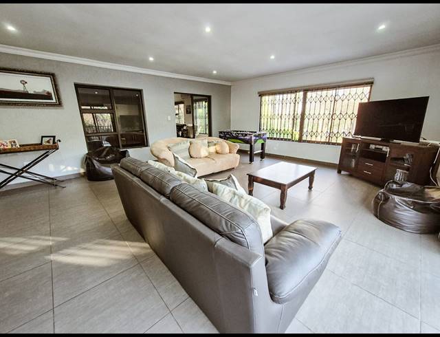 8 BEDROOM HOUSE FOR SALE IN MANTEVREDE